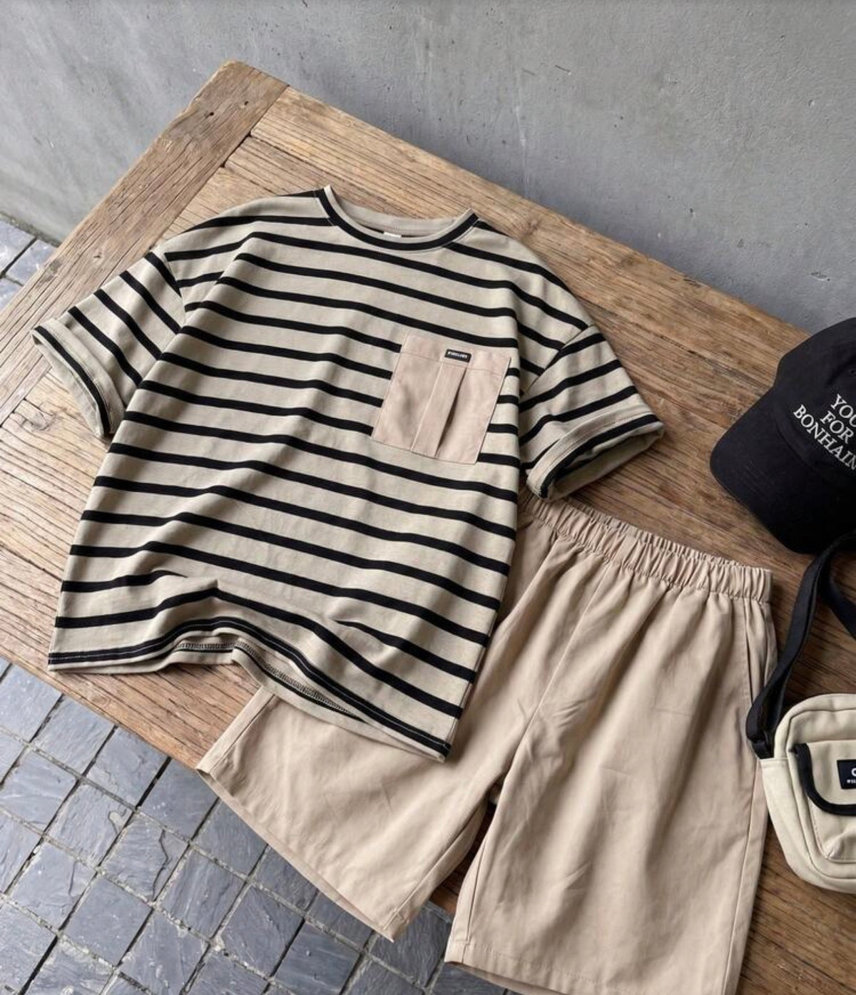 2pcs Pocket Round Neck Short Sleeve T-Shirt&Solid Shorts Set