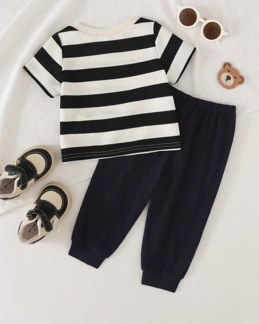 2pcs/Set Black And White Striped Bear Patch Short Sleeve T-Shirt Knit Top And Shorts