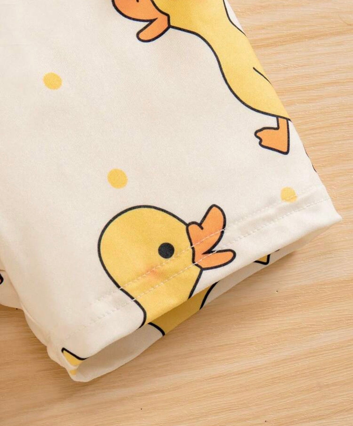 2pcs Newborn Short Sleeve Outfit Yellow Romper & Shorts