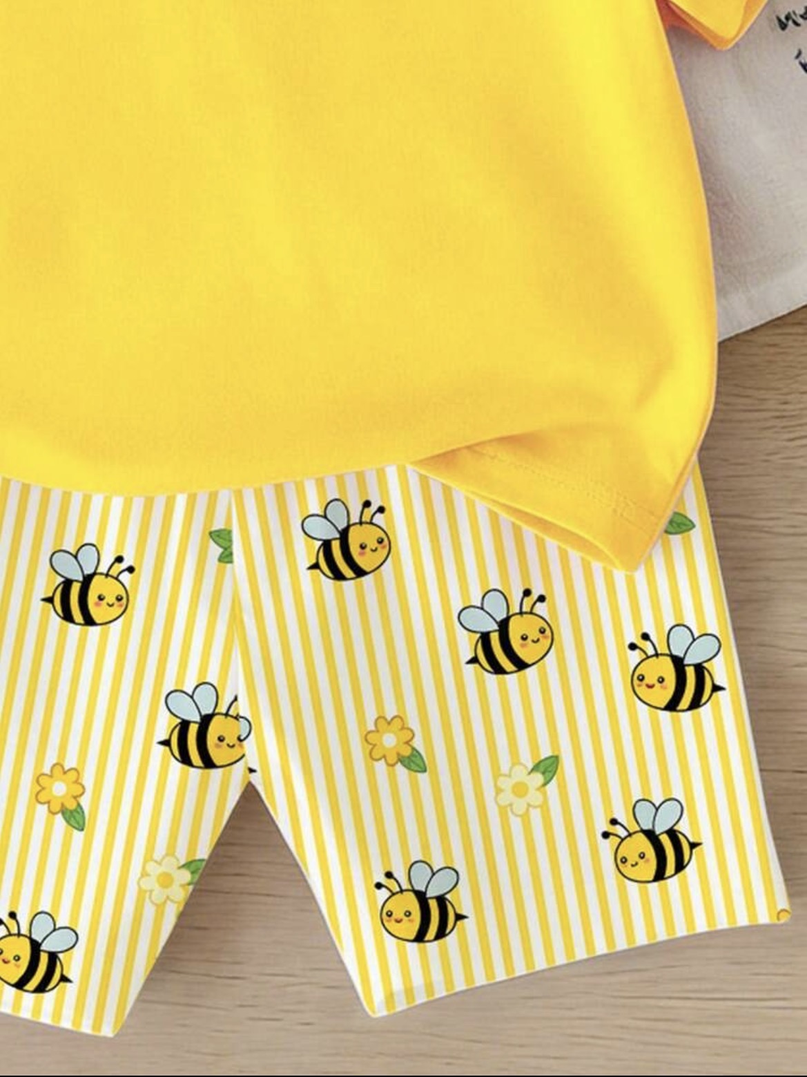 Bee Pattern Digital Print, Girls Casual Polka Dot Short Sleeve T-Shirt And Yellow Leggings