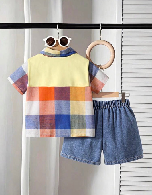 Plaid Pattern Short Sleeve Shirt Paired With Loose Shorts