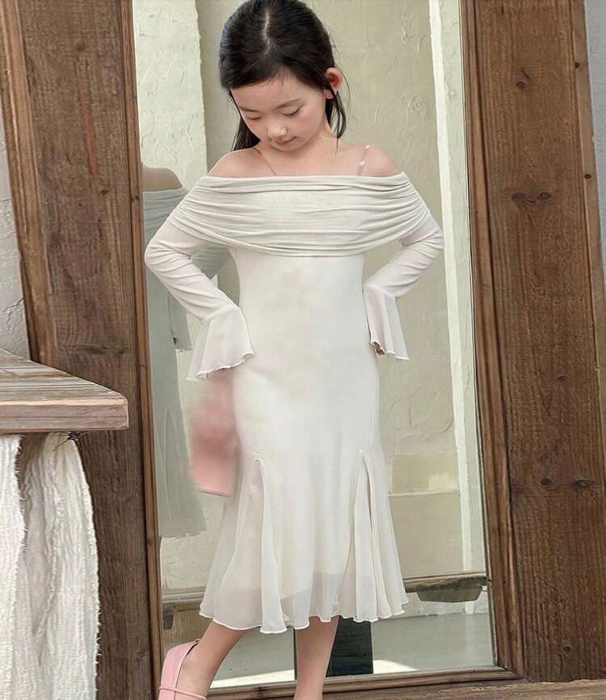 Elegant Solid Color Off-Shoulder Flare Sleeve Dress