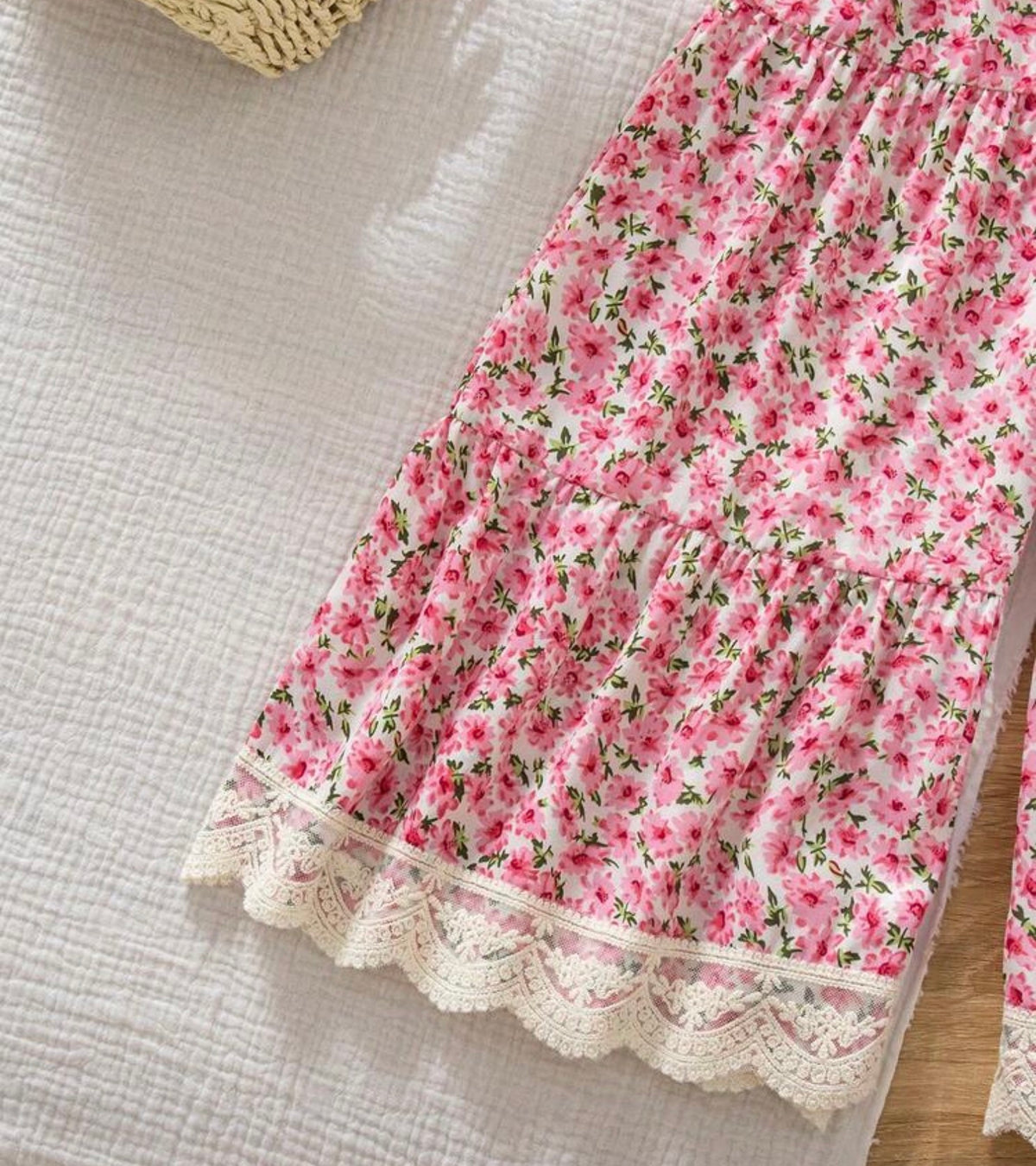 2pcs Woven Floral Applique Casual Vest And Ditsy Floral Pants