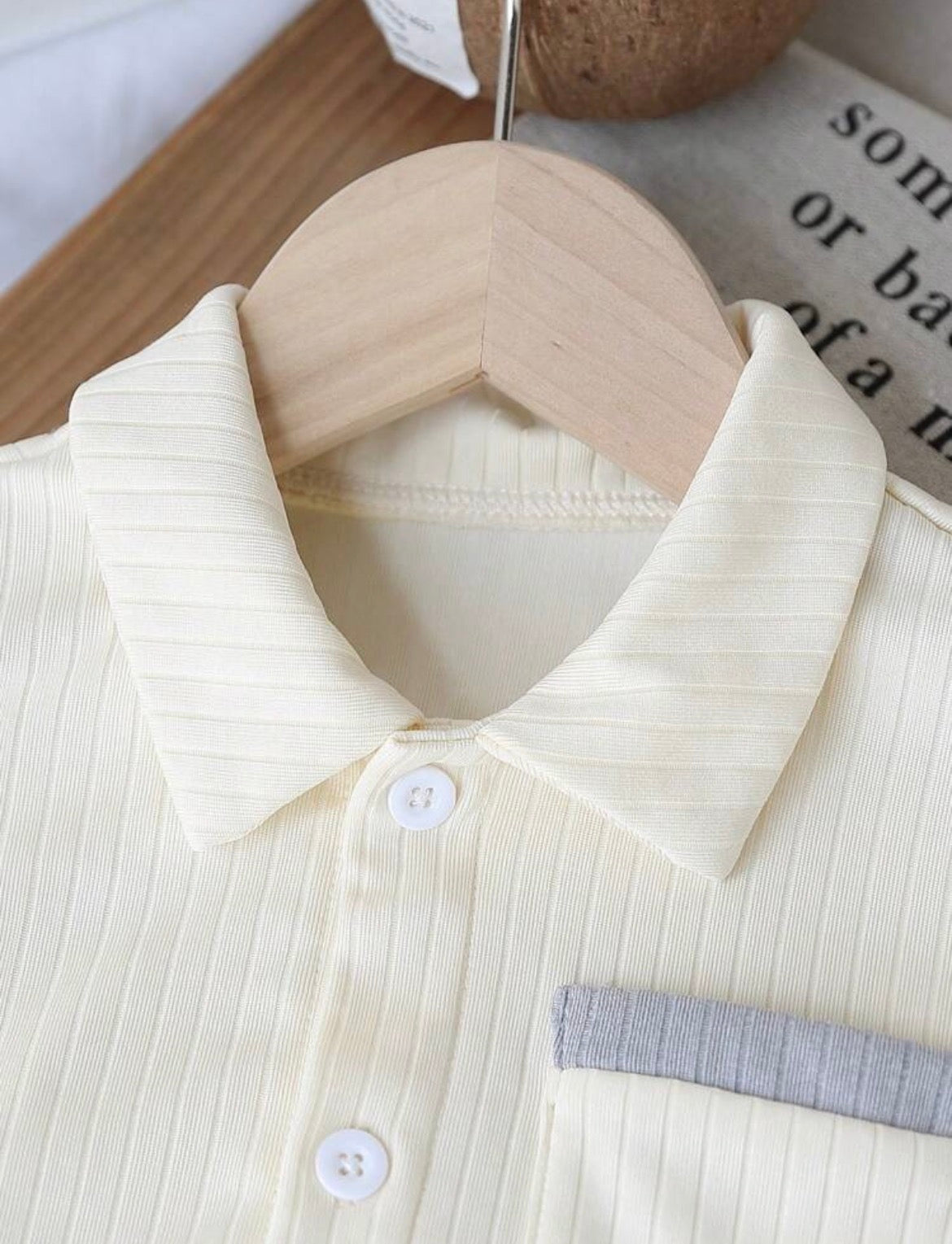 2pcs/Set Textured Fabric Contrast Color Cardigan Shirt & Shorts Set