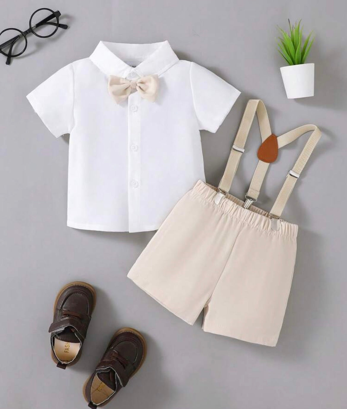 2pcs Suit Set - Bow Tie Casual Short Sleeve Shirt & Bib Shorts