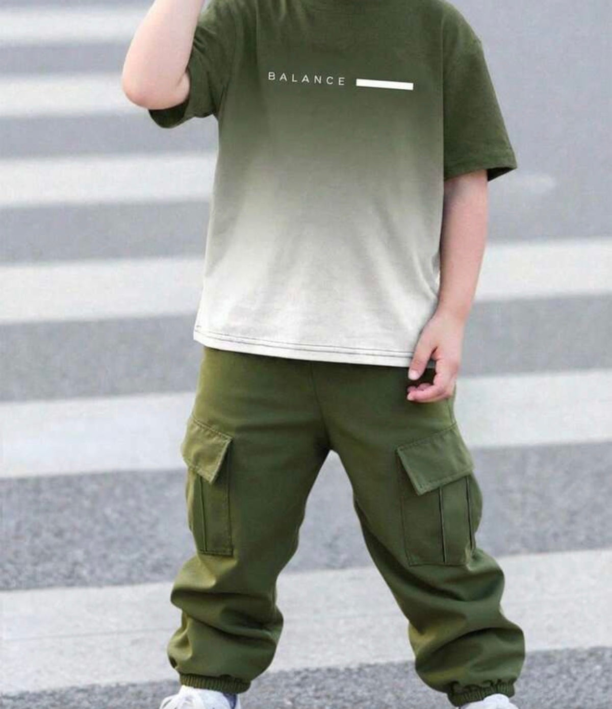 Gradient Color  Printed Round Neck T-Shirt & Cargo Pants