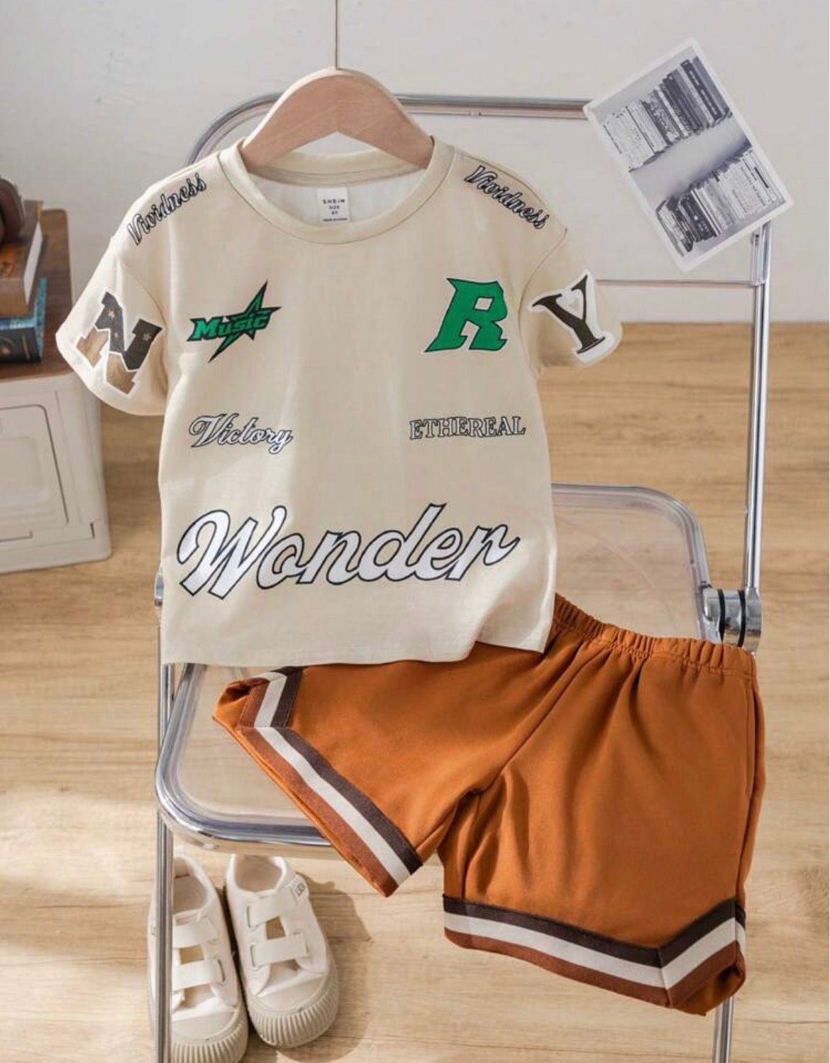 2pcs/Set Printed Pattern Short Sleeve Top And Contrast Stripe Trim Shorts Set