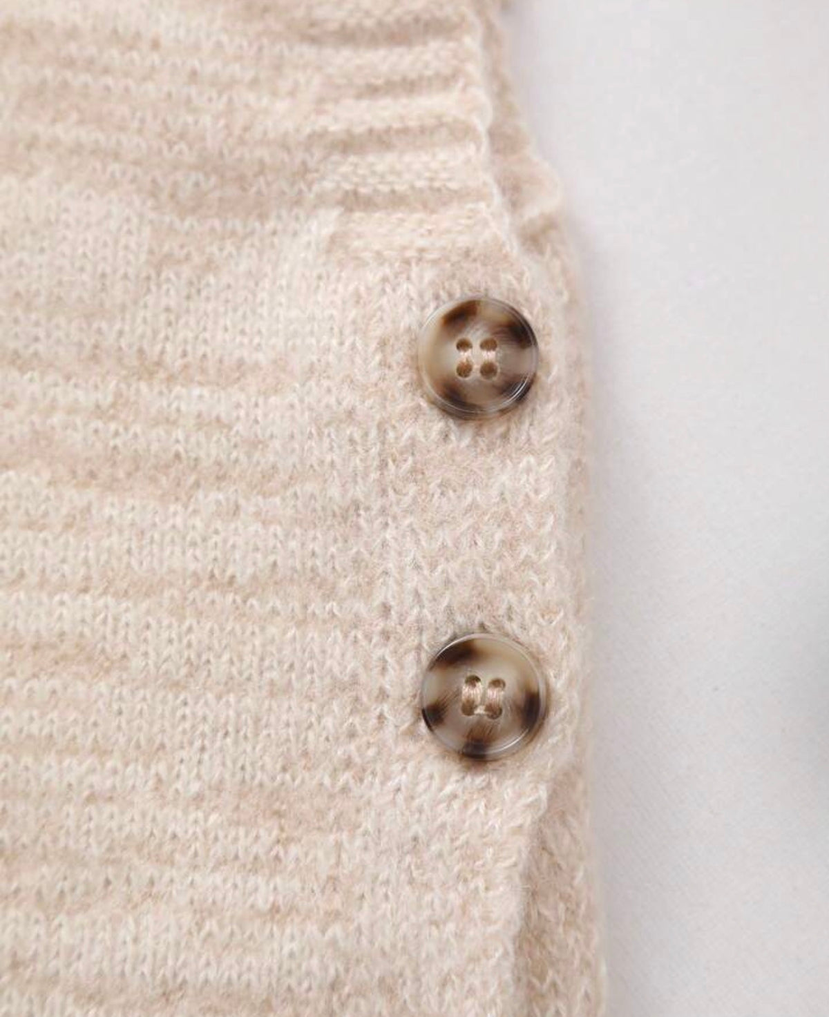 Young Girl Knitted Crew Neck Solid Color Sweater Vest