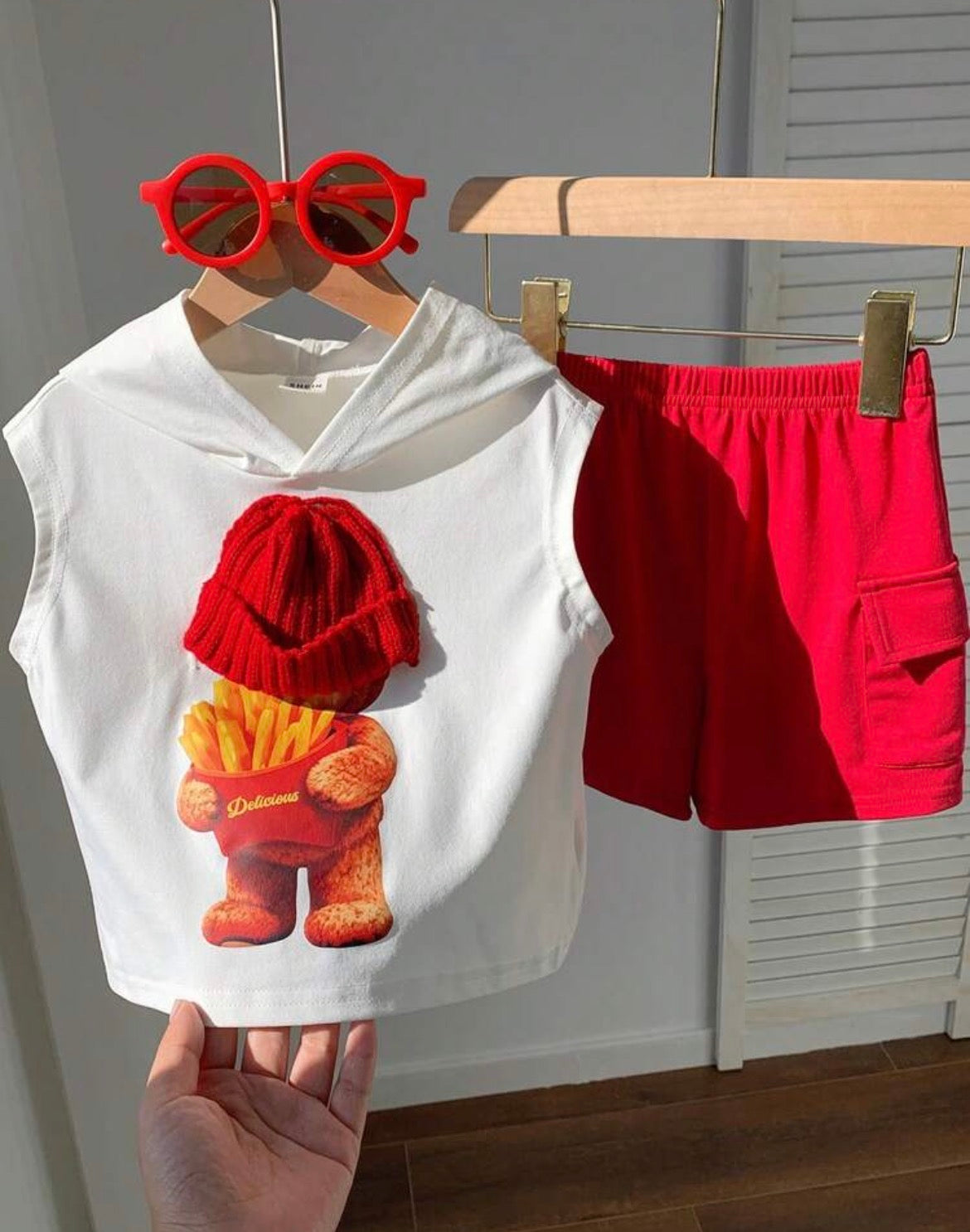 Bear Pattern Sleeveless Knit Top T-Shirt And Red Cargo Shorts