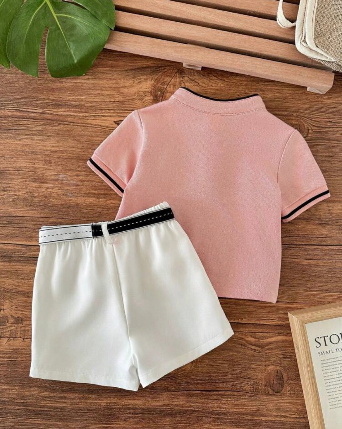 Preppy Style Stand-Up Collar Polo Shirt,White Shorts & Belt Suit