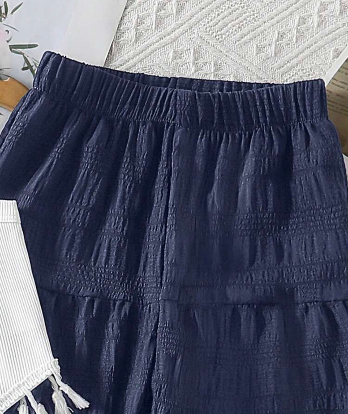 2pcs/Set 3D Embroidery Decor Camisole With Asymmetrical Hem Casual Pants