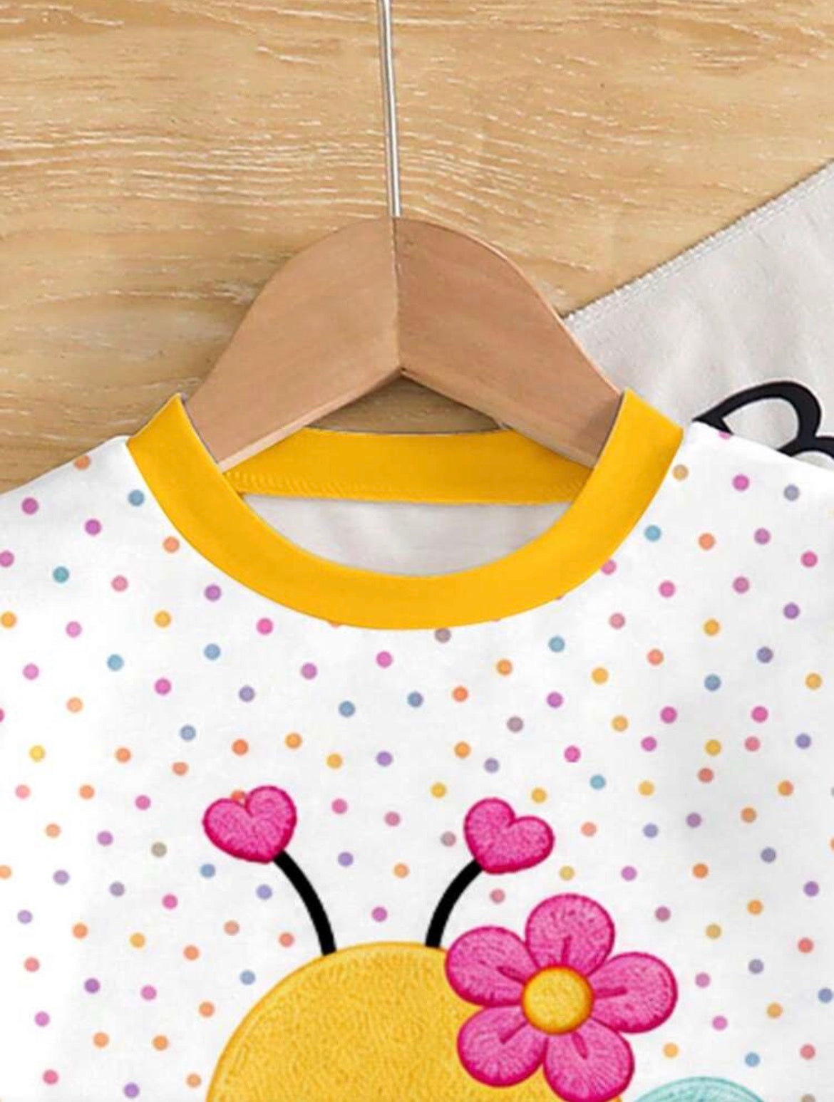 Bee Pattern Digital Print, Girls Casual Polka Dot Short Sleeve T-Shirt And Yellow Leggings