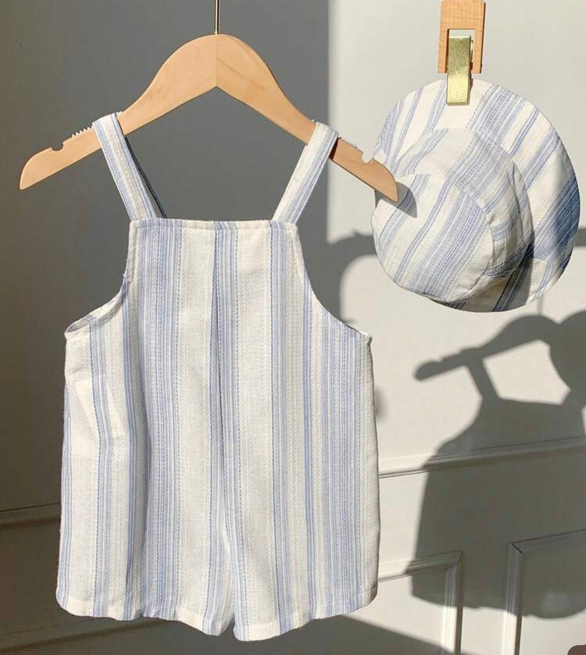 2pcs/Set Versatile Khaki Striped Bib Shorts With Matching Hat