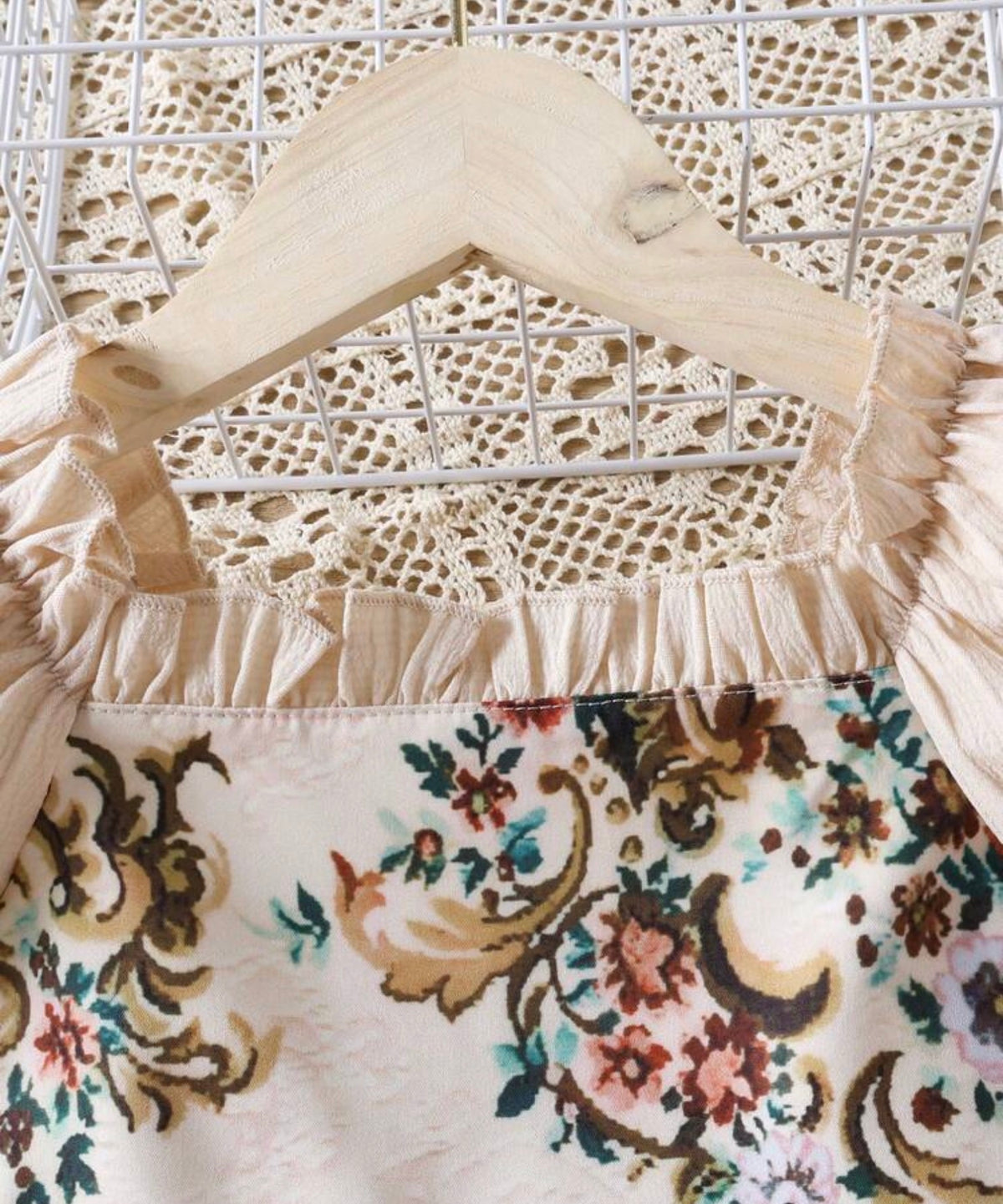 2pcs/Set Vintage Square Collar Puff Sleeve Floral Print Ruffle Hem Top And Elastic Waist Straight Leg Pants