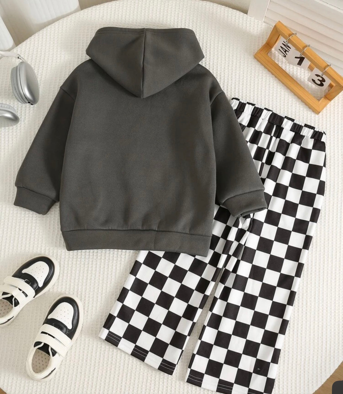 2pcs Letter Pattern Pullover Sweatshirt Long Sleeve Pullover Sweatshirt & Checkerboard Wide Leg Pant Winter