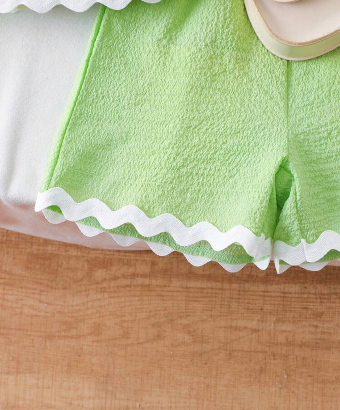 Textured Fabric Colorblock Hem Sleeveless Top & Shorts 2 Pieces