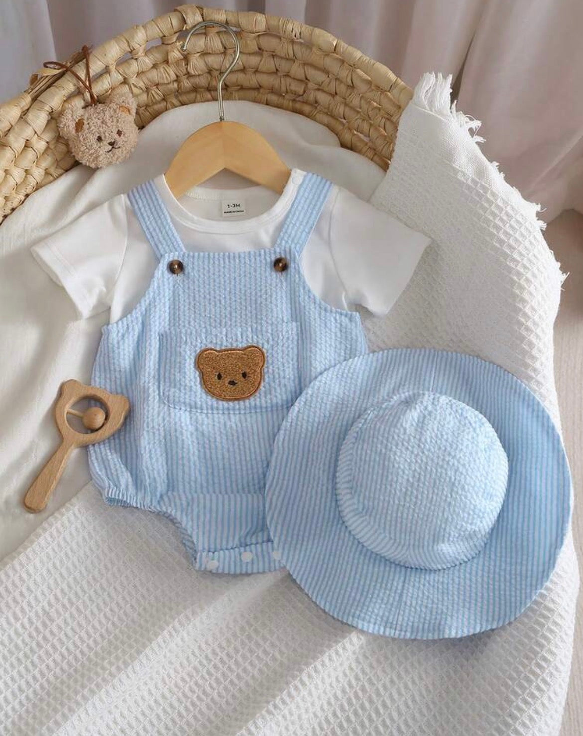 Newborn Baby Cute And Refreshing Round-Neck Short-Sleeved T-Shirt Top And Blue And White Striped Backless Bodysuit With A Hat