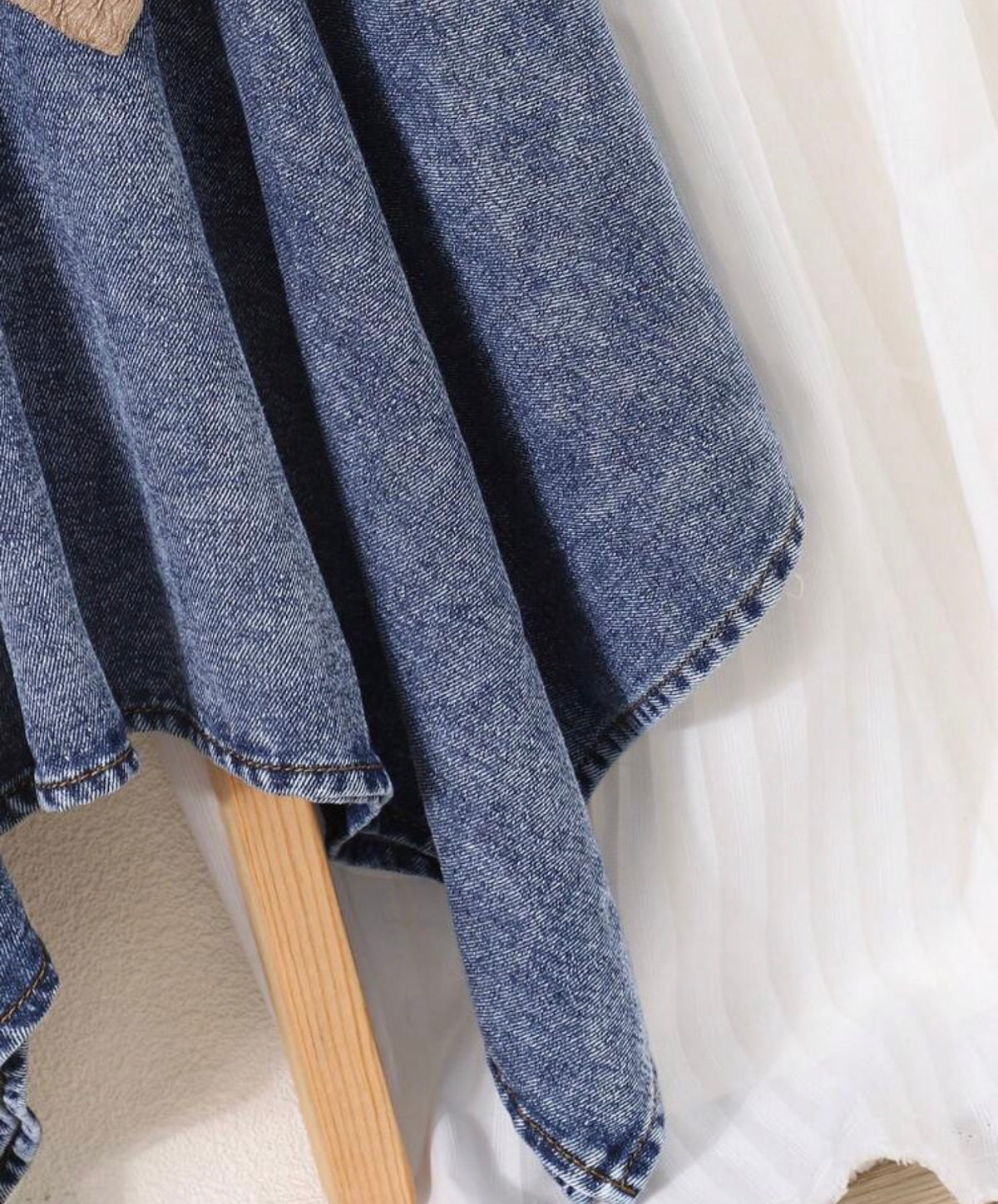 2pcs/Set Top & Asymmetrical Denim Skirt