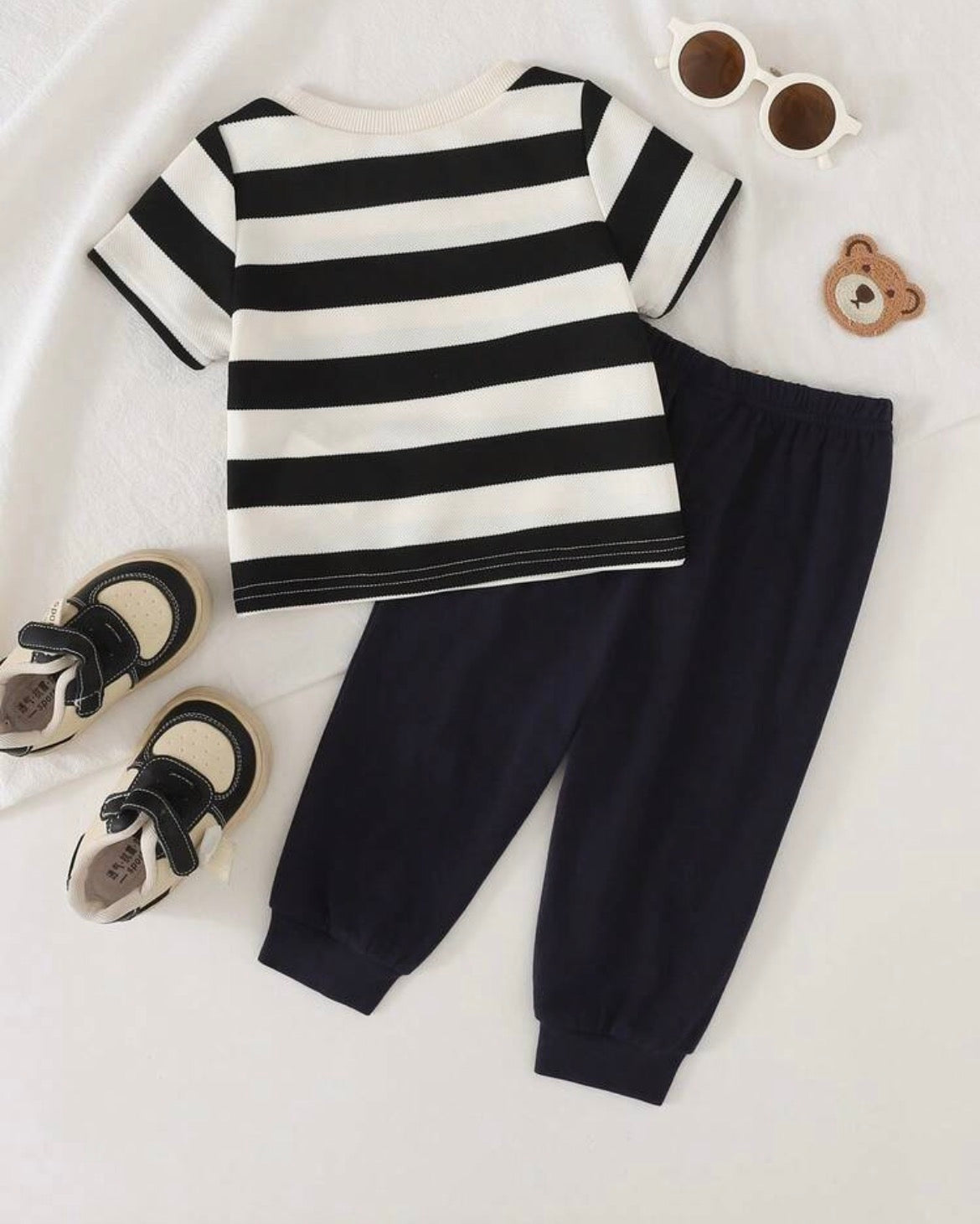 2pcs/Set Black And White Striped Bear Patch Short Sleeve T-Shirt Knit Top And Shorts