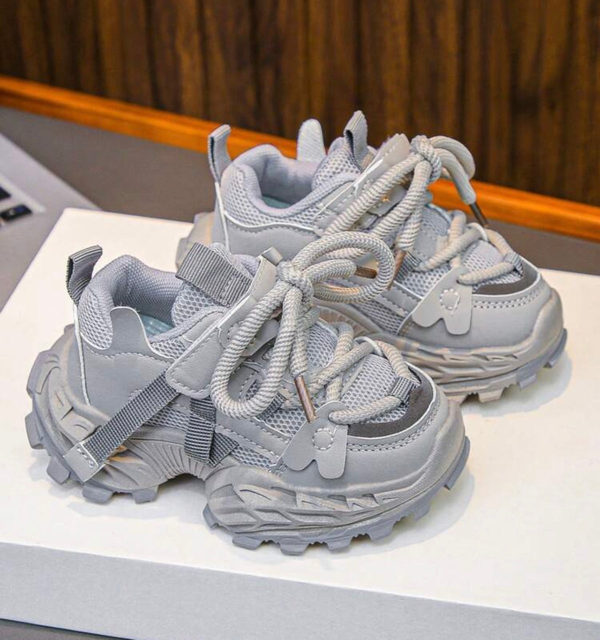 Thick-Sole Chunky Sneakers Breathable Mesh Upper, Soft Non-Slip