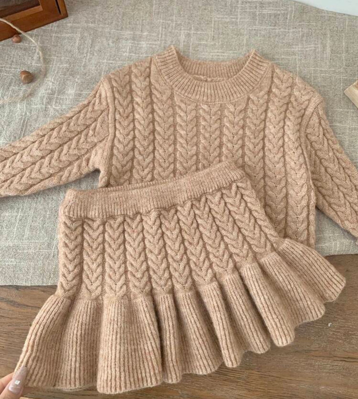 2pcs/Set Khaki Long Sleeve Sweater & Elastic Waist Ruffle Hem Skirt, Autumn/Winter