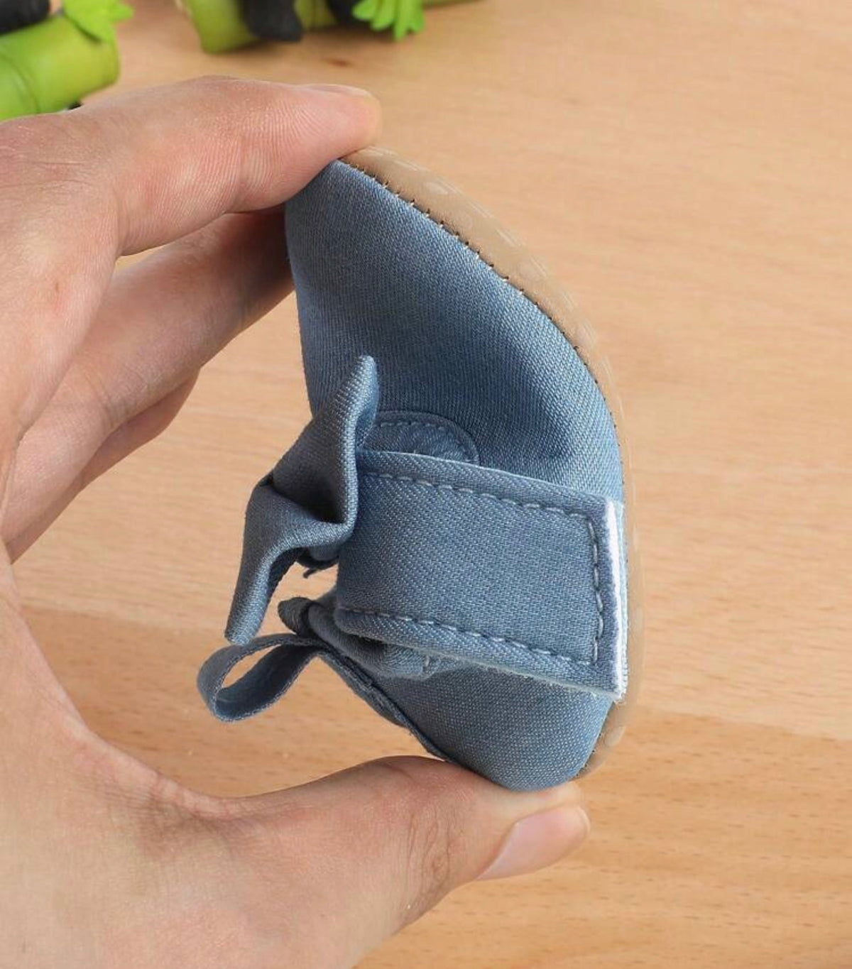 Hook And Loop Bow