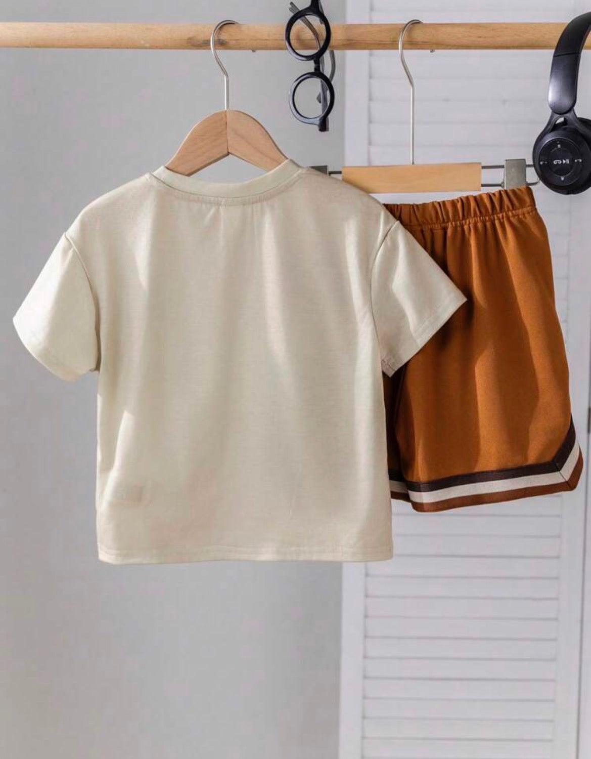 2pcs/Set Printed Pattern Short Sleeve Top And Contrast Stripe Trim Shorts Set