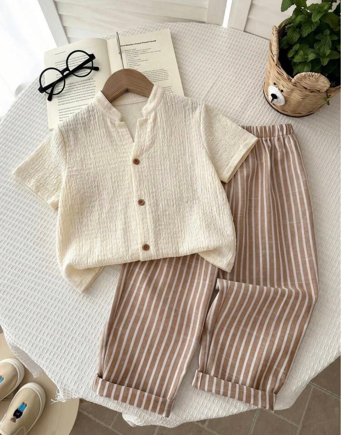 2pcs Woven Solid Color Casual Shirt And Striped Pants Set