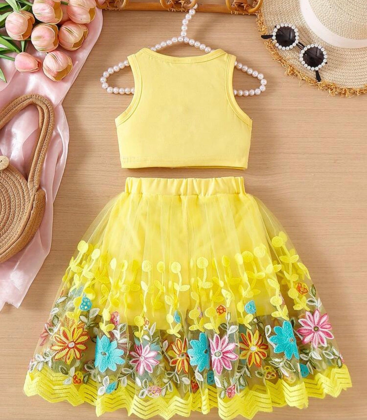 2pcs/Set Mesh Splice Vest Top & Embroidered Floral Mesh Splice