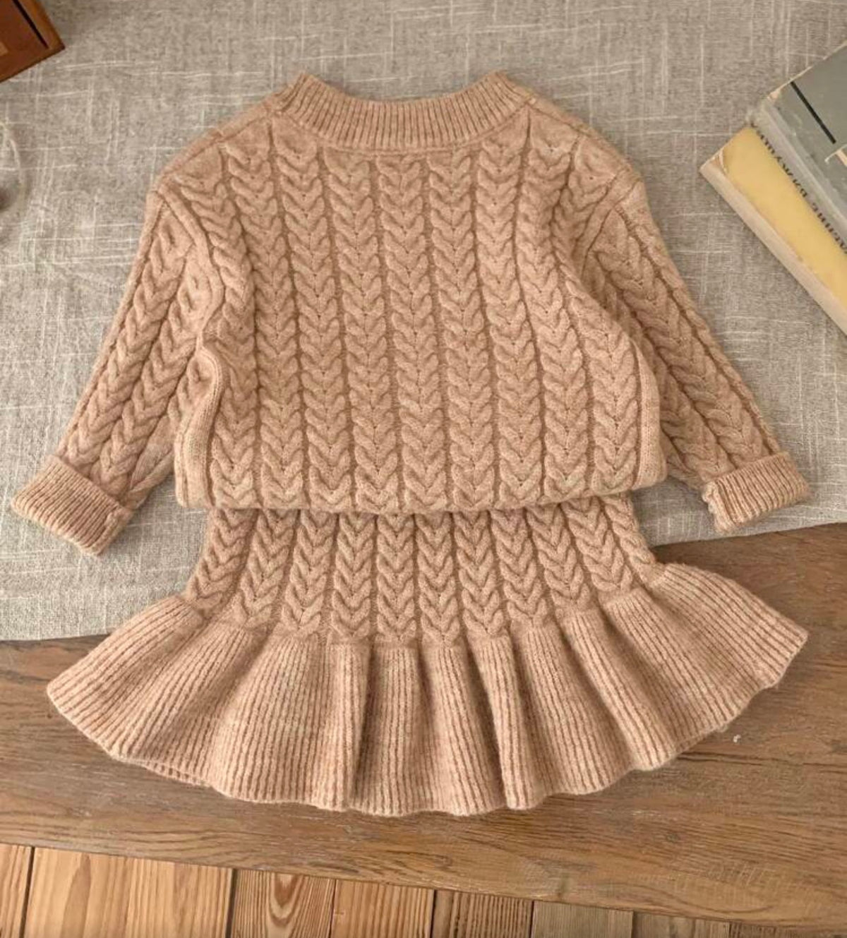2pcs/Set Khaki Long Sleeve Sweater & Elastic Waist Ruffle Hem Skirt, Autumn/Winter