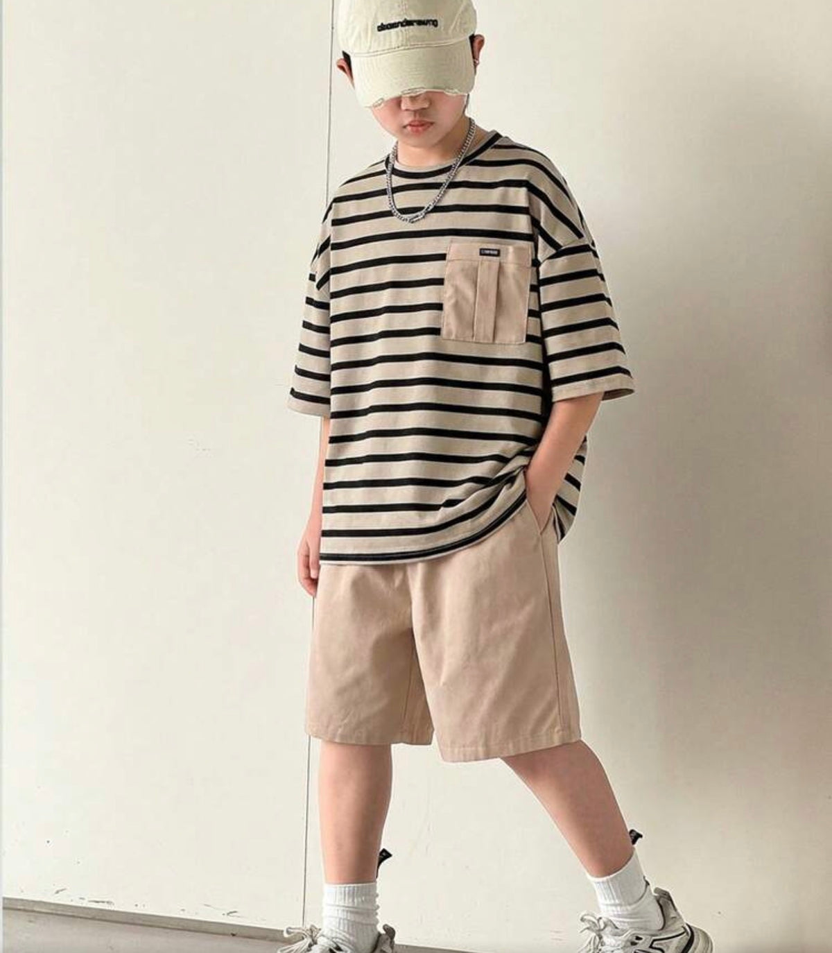 2pcs Pocket Round Neck Short Sleeve T-Shirt&Solid Shorts Set