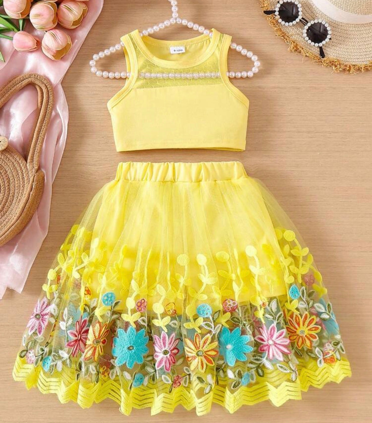 2pcs/Set Mesh Splice Vest Top & Embroidered Floral Mesh Splice
