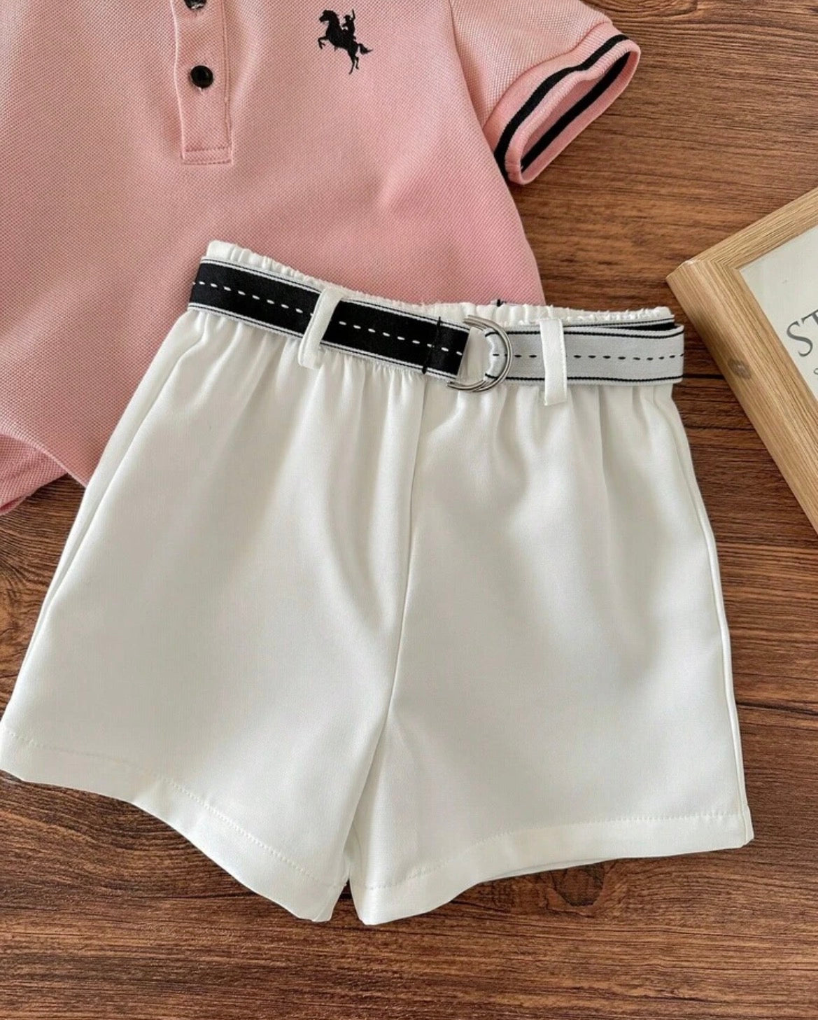 Preppy Style Stand-Up Collar Polo Shirt,White Shorts & Belt Suit