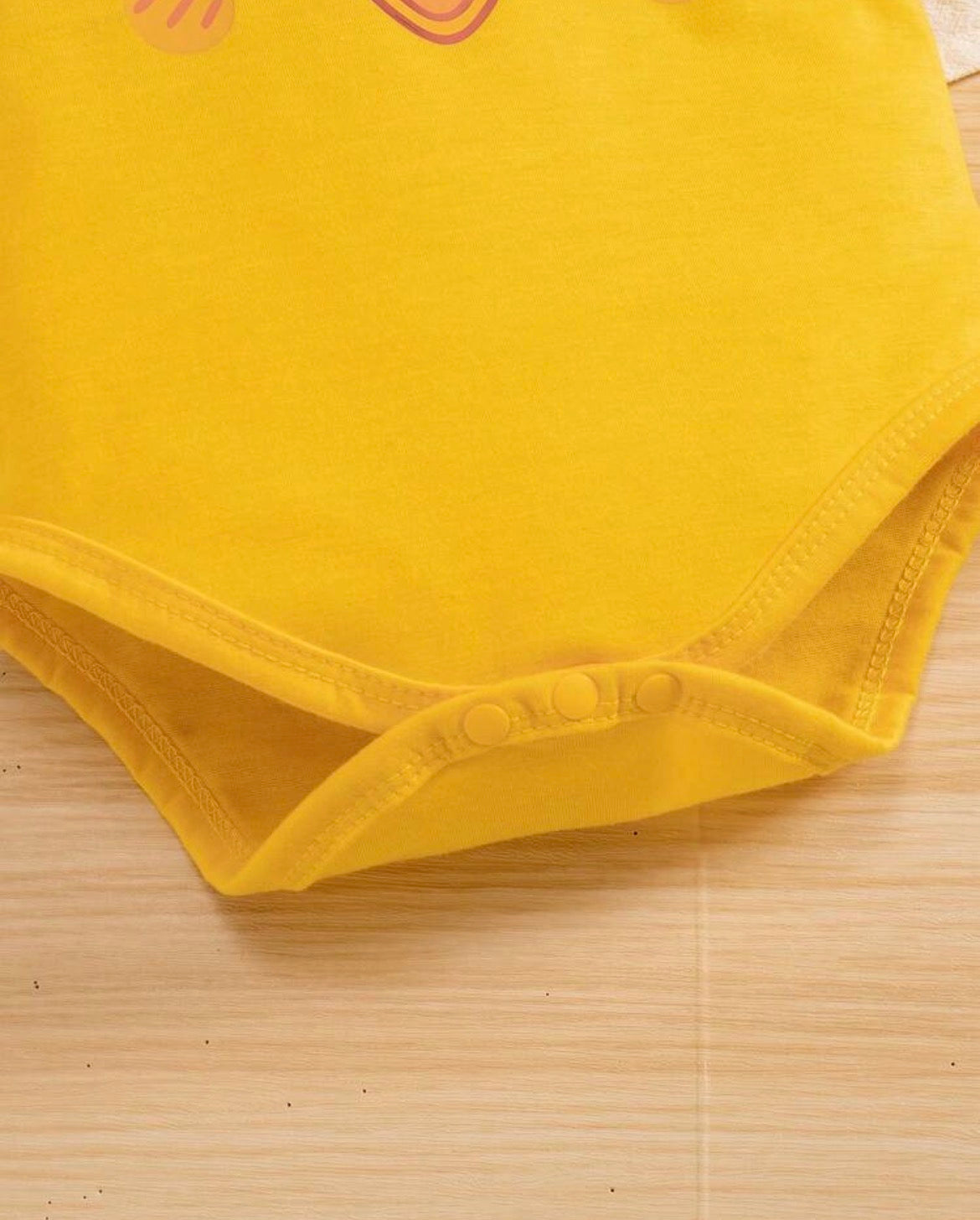 2pcs Newborn Short Sleeve Outfit Yellow Romper & Shorts