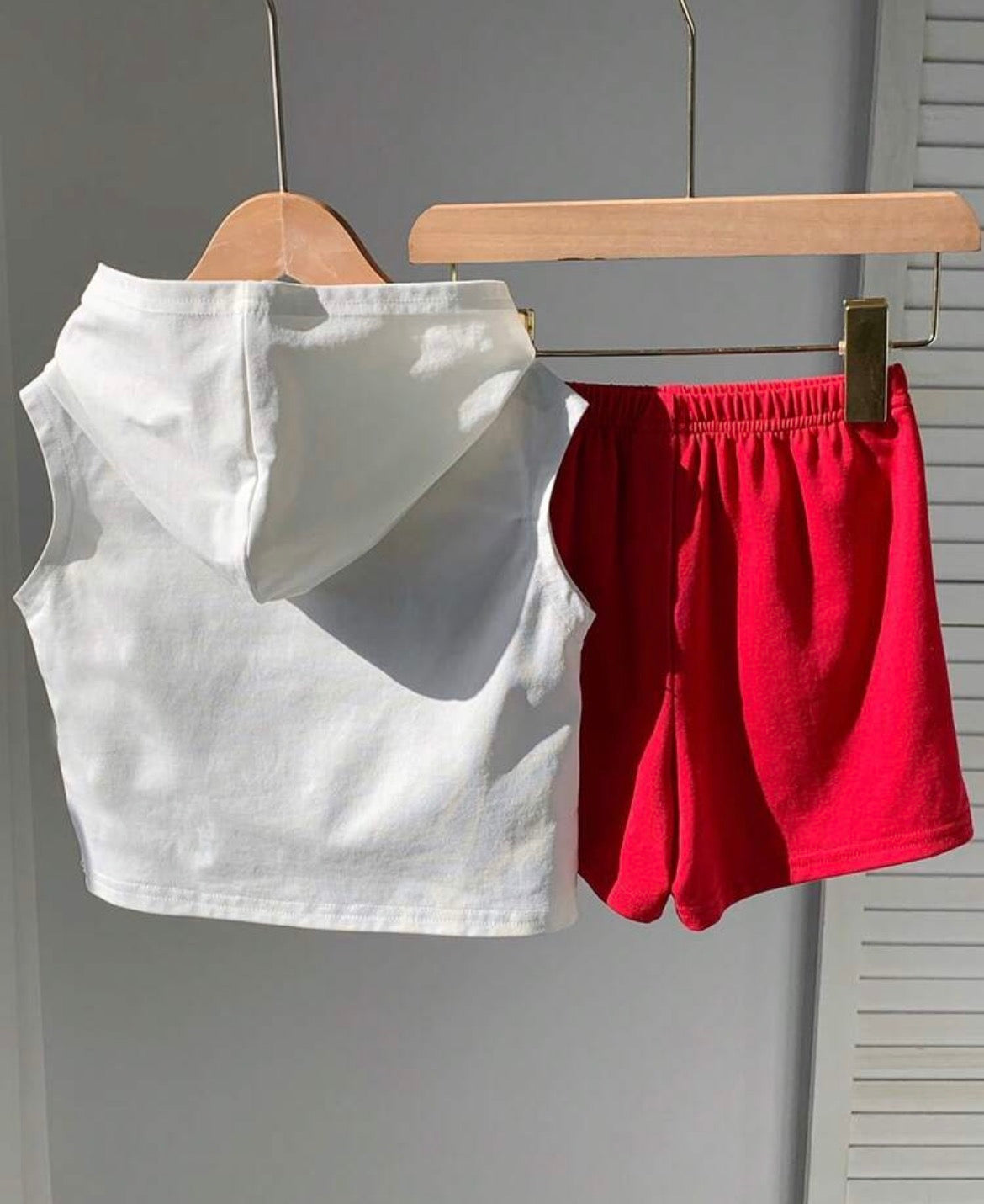 Bear Pattern Sleeveless Knit Top T-Shirt And Red Cargo Shorts
