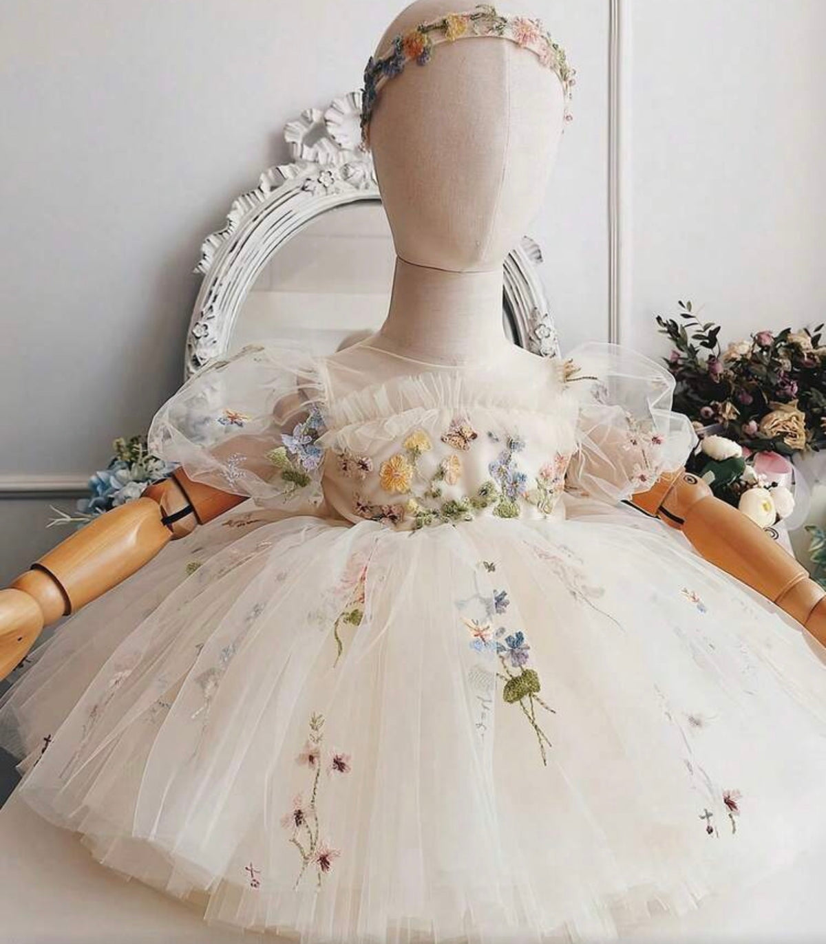 Embroidered Petal Sleeve Hollow Back Mesh Princess Dress