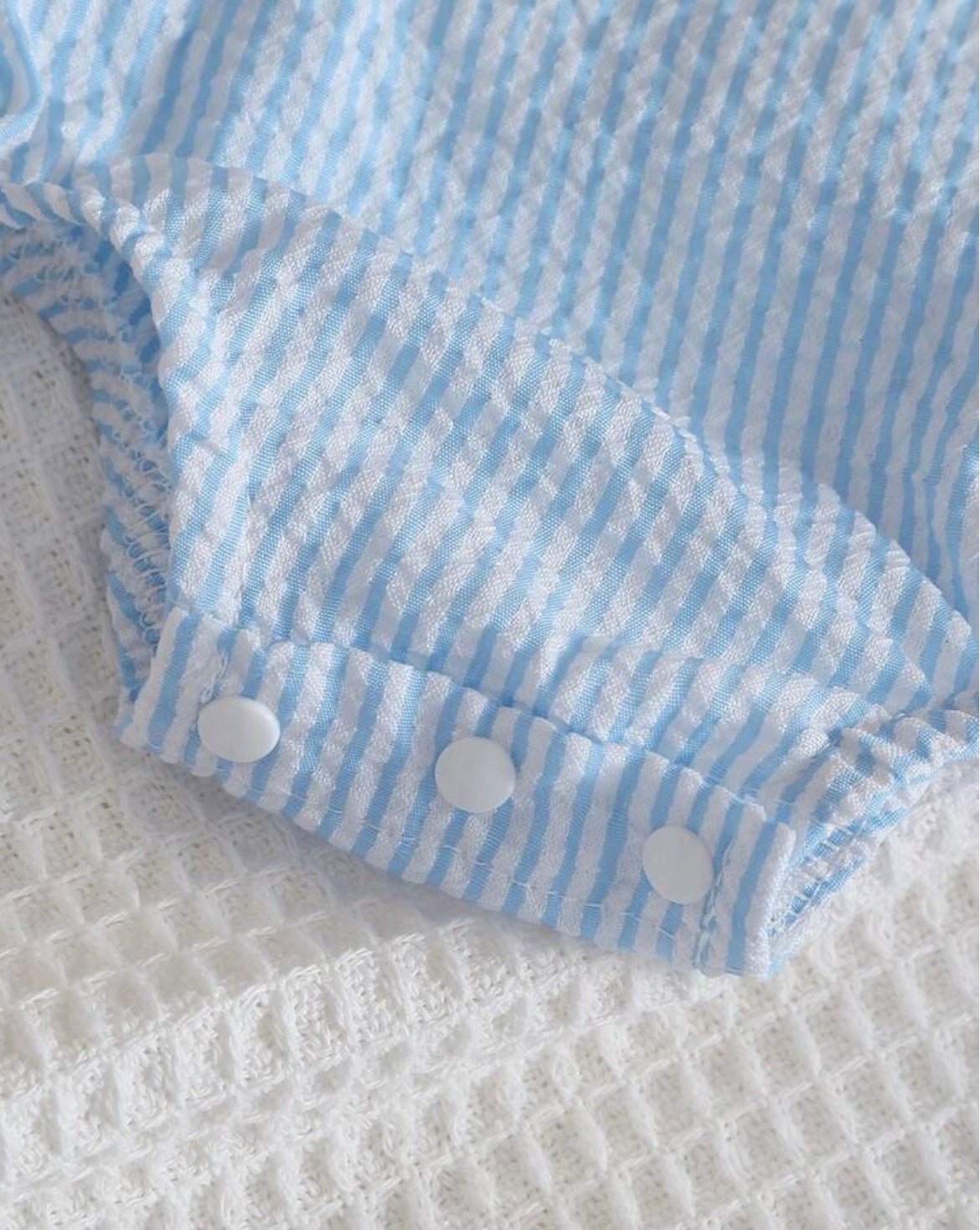 Newborn Baby Cute And Refreshing Round-Neck Short-Sleeved T-Shirt Top And Blue And White Striped Backless Bodysuit With A Hat