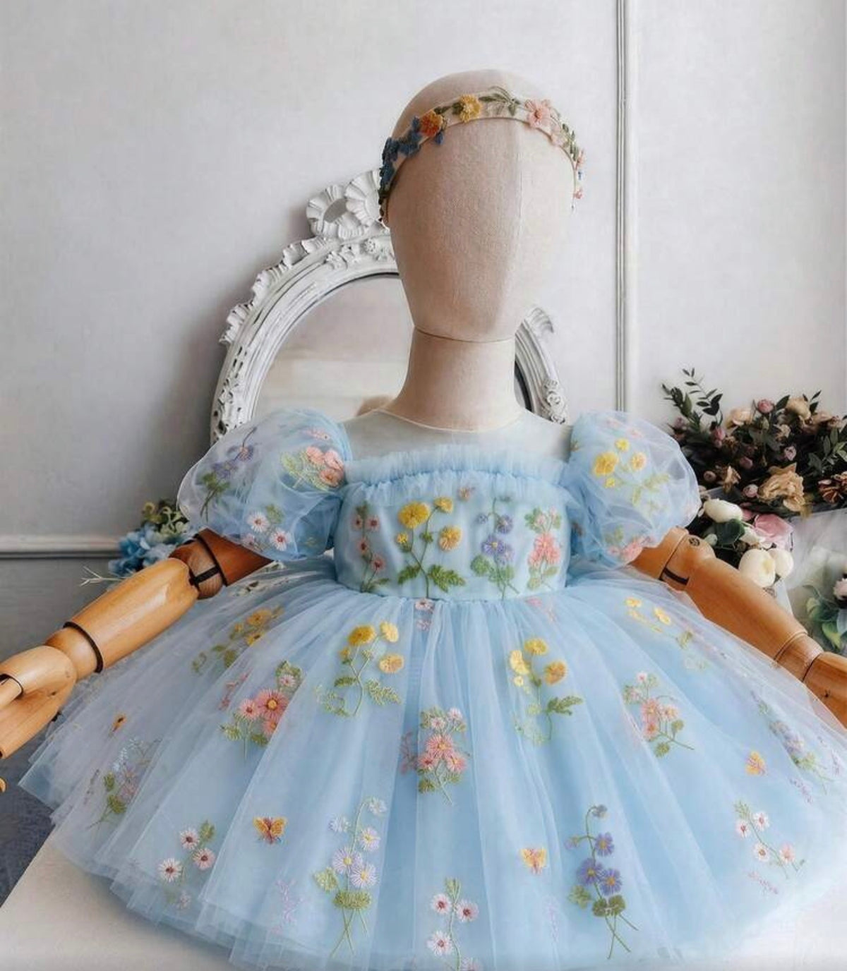 Embroidered Petal Sleeve Hollow Back Mesh Princess Dress
