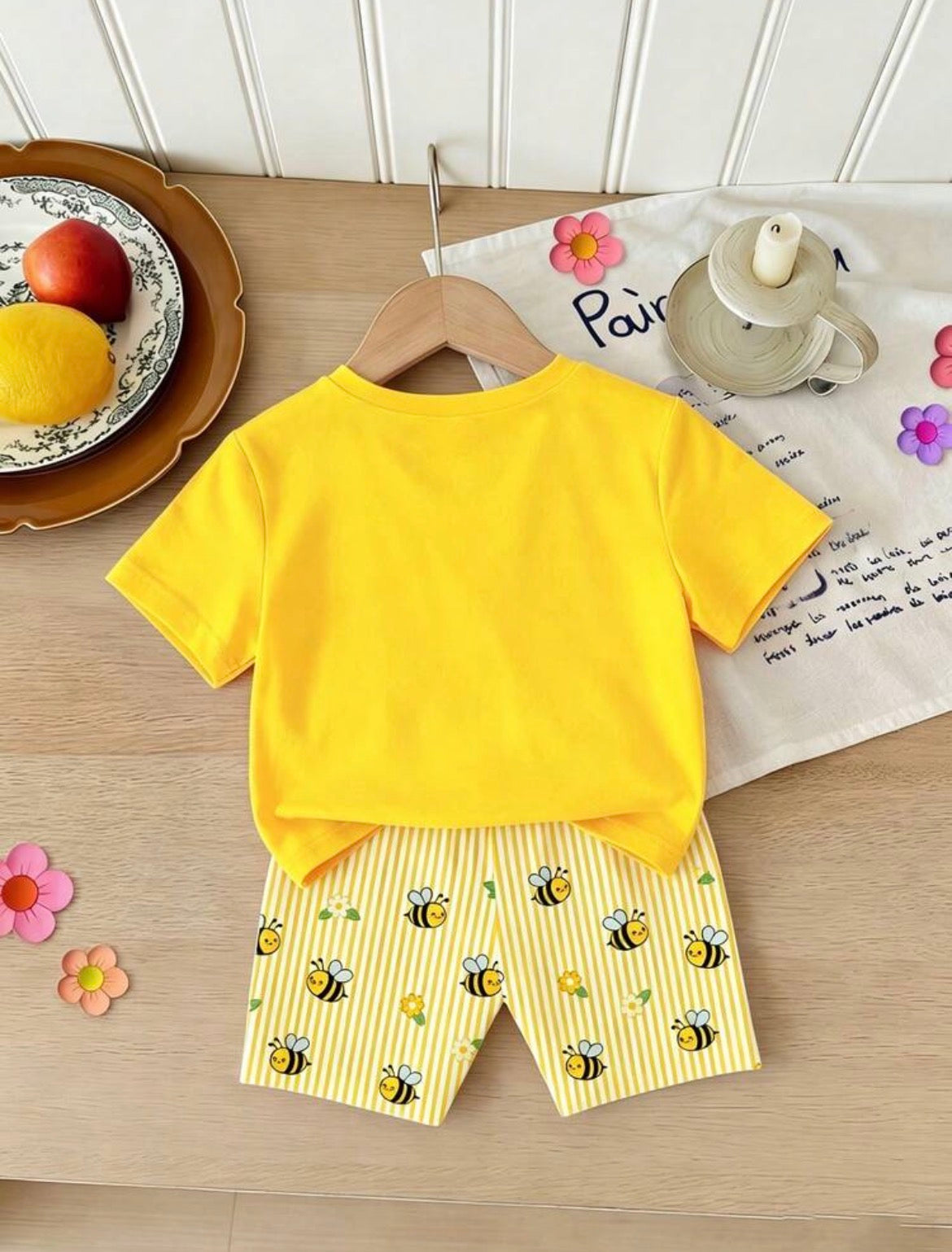 Bee Pattern Digital Print, Girls Casual Polka Dot Short Sleeve T-Shirt And Yellow Leggings