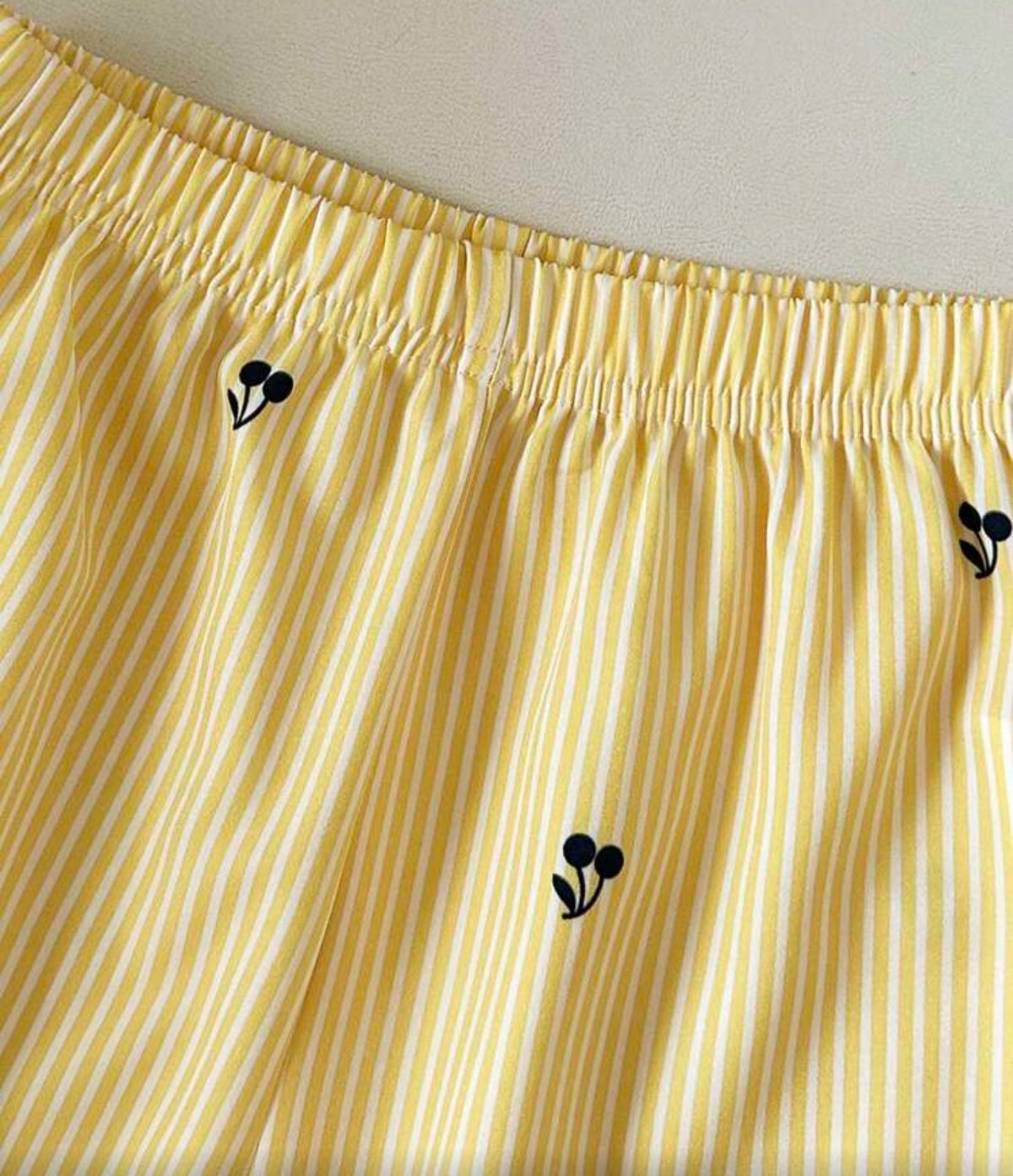 2pcs/Set Patchwork Contrast Irregular Collar Long Sleeve Shirt With Bow Decor On Back And Striped Pants