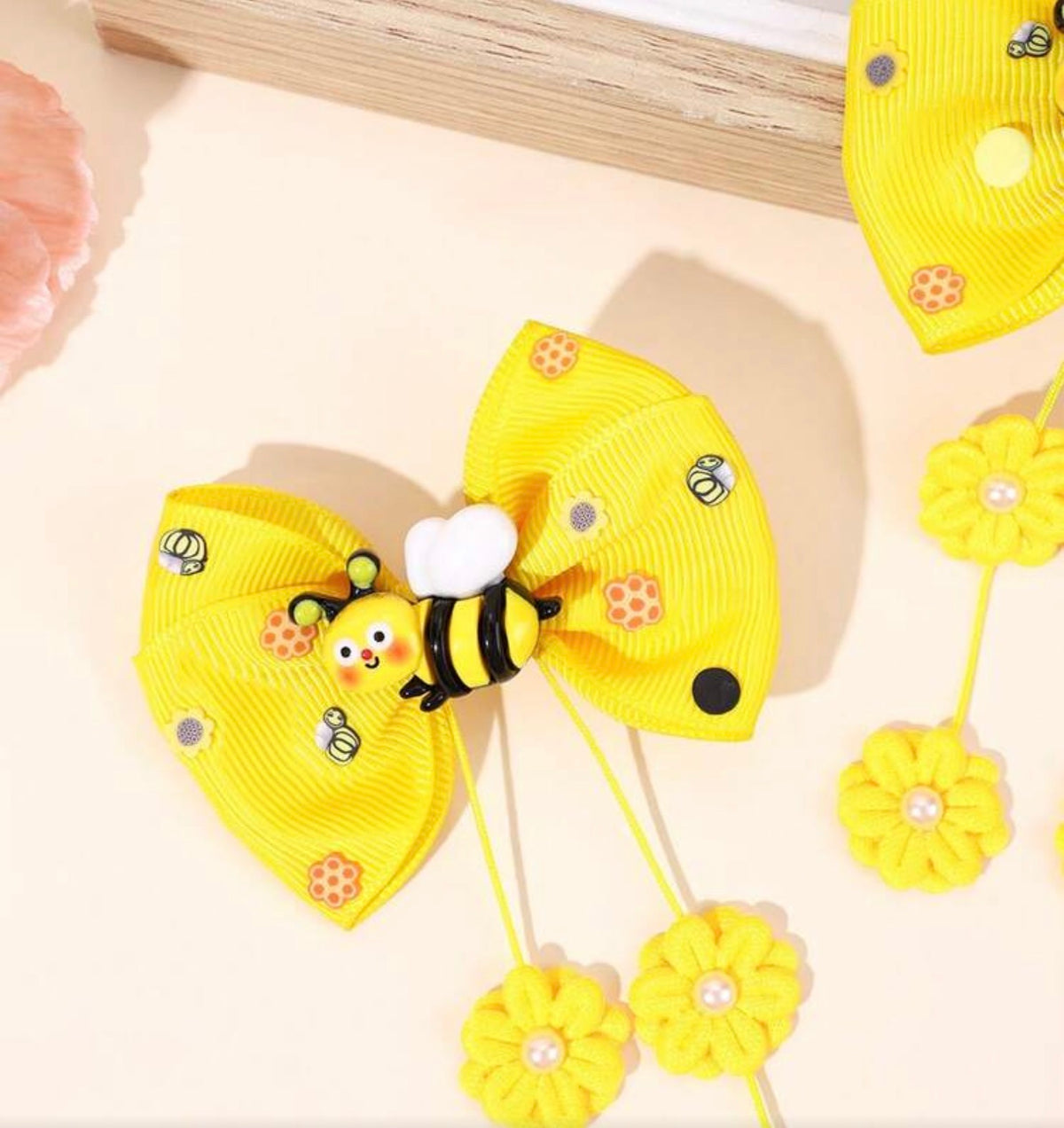 2pcs Ladybug Decorative Bow Hair Clips