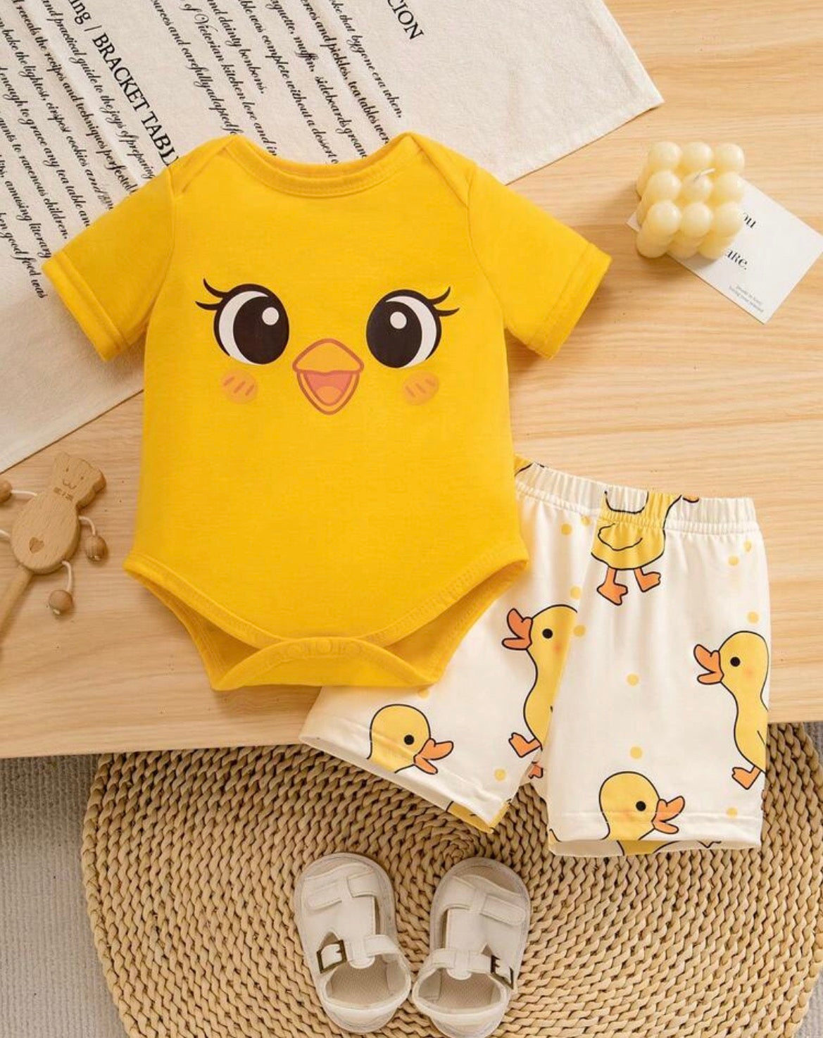 2pcs Newborn Short Sleeve Outfit Yellow Romper & Shorts