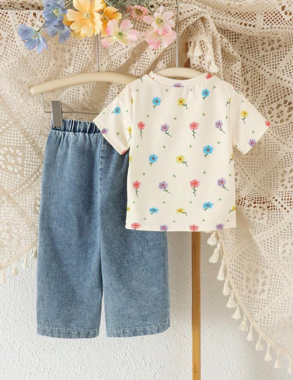 2pcs Round Neck Short Sleeve T-Shirt Paired With 3D Embroidered Flower Denim Look Straight Leg Pants