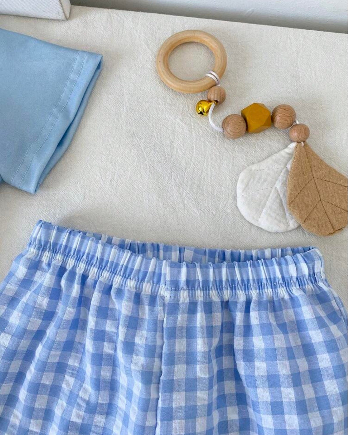 2pcs/Set Drop Shoulder Short Sleeve Top And Striped Print Shorts