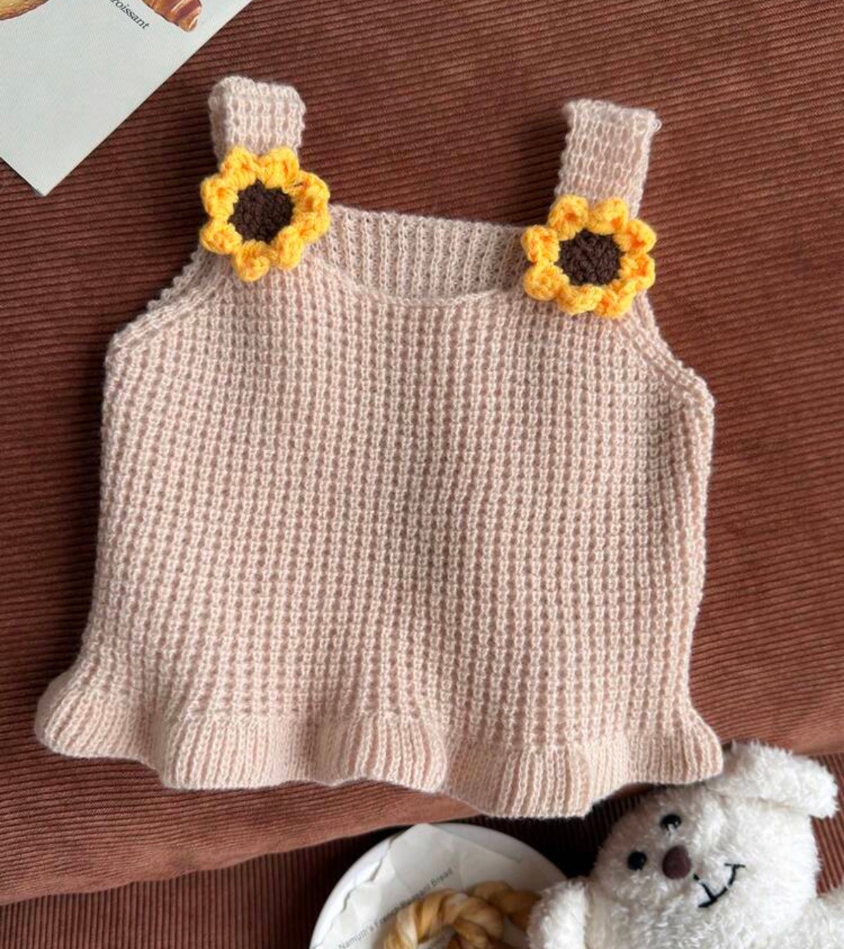 Crochet 3D Floral Decor Ruffle Hem Knit