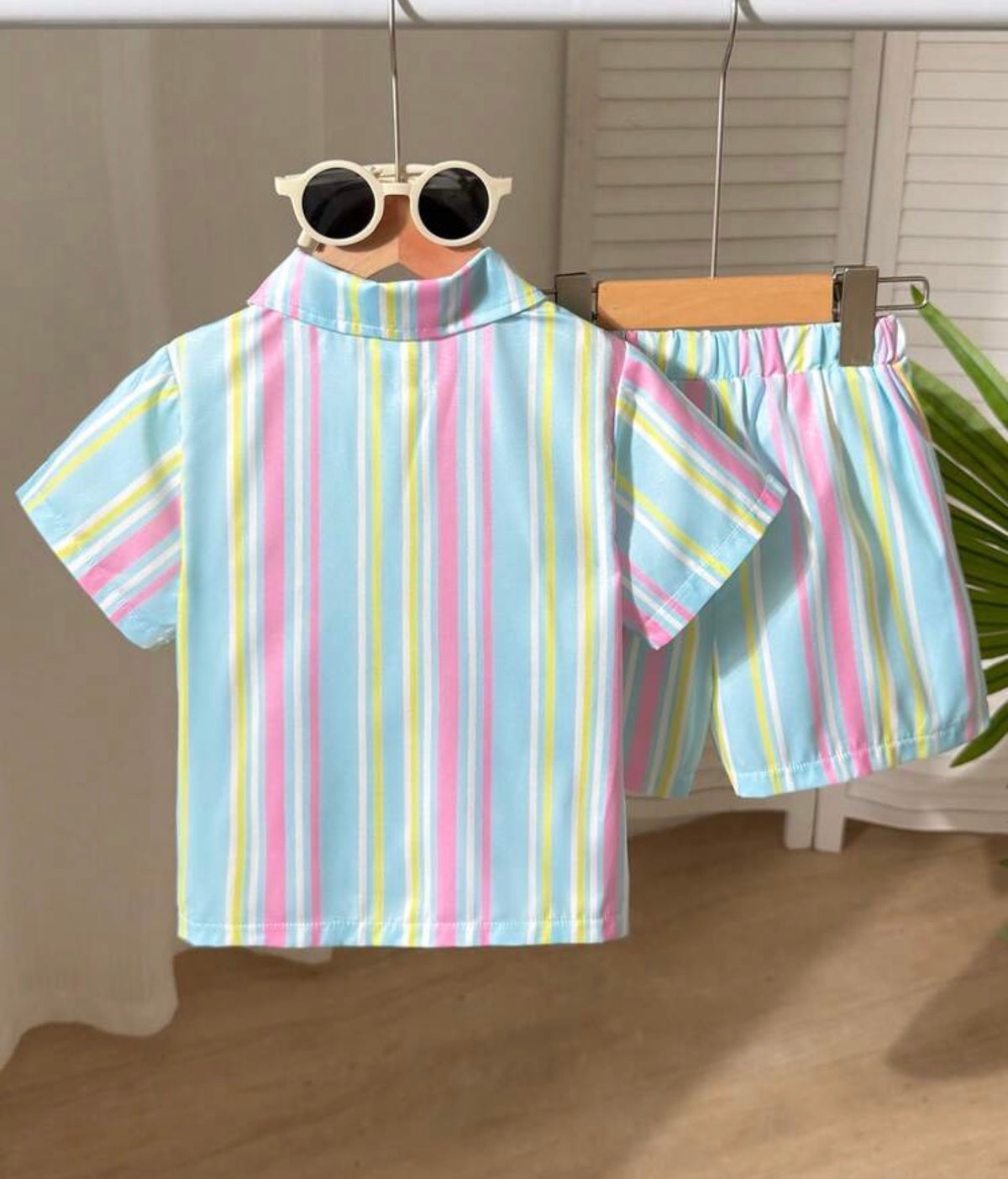 2pcs/Set Beach Striped Short Sleeve Shirt And Lightweight Breathable Striped Shorts
