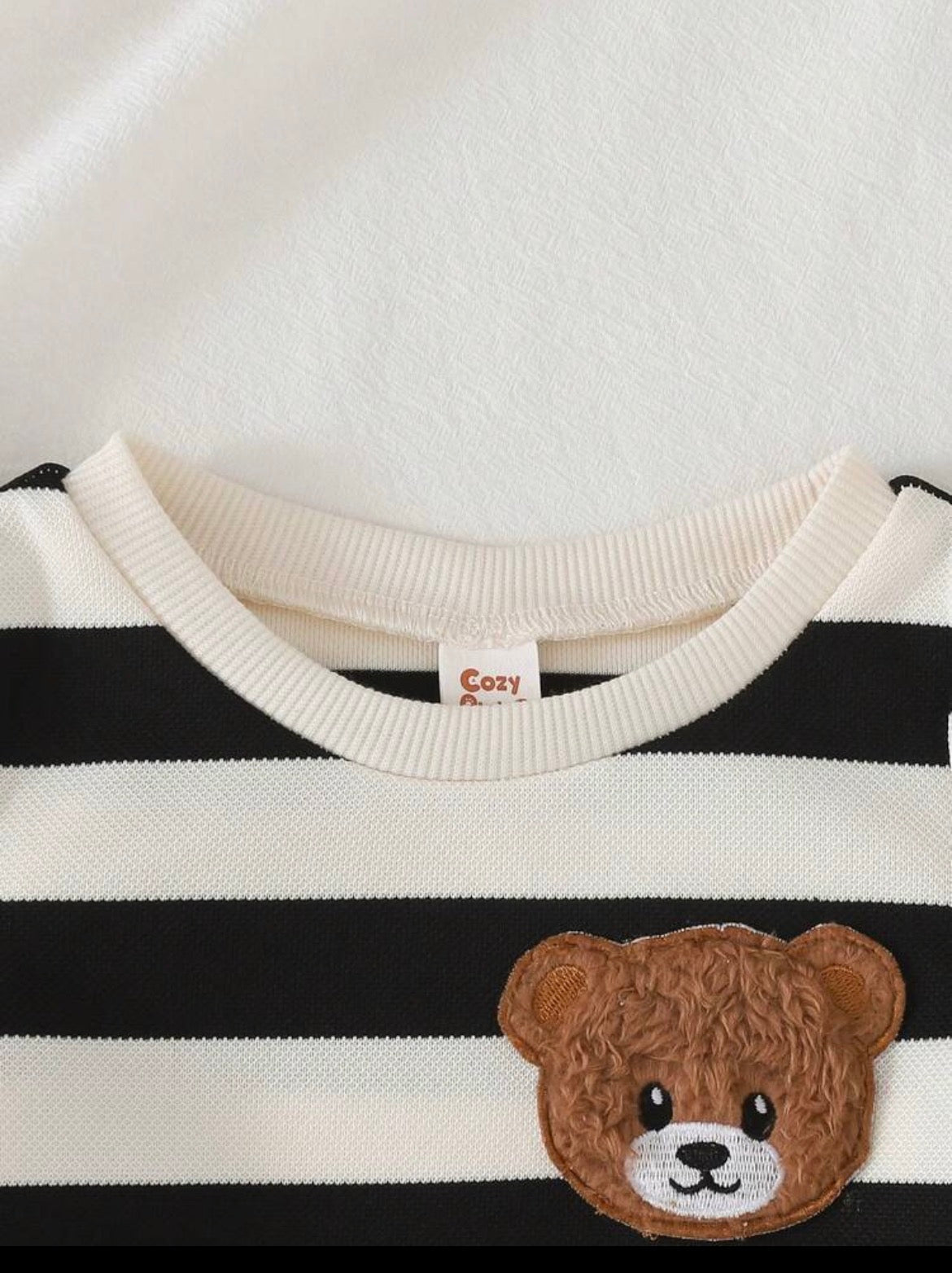 2pcs/Set Black And White Striped Bear Patch Short Sleeve T-Shirt Knit Top And Shorts
