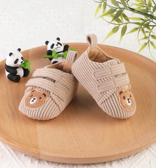 Cartoon Bear Magic Tape Design Shoes