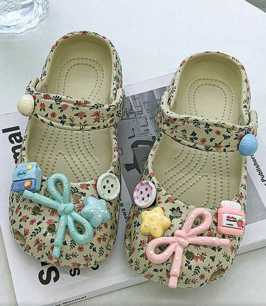 1 Pair Beige Floral Flower Summer Clogs