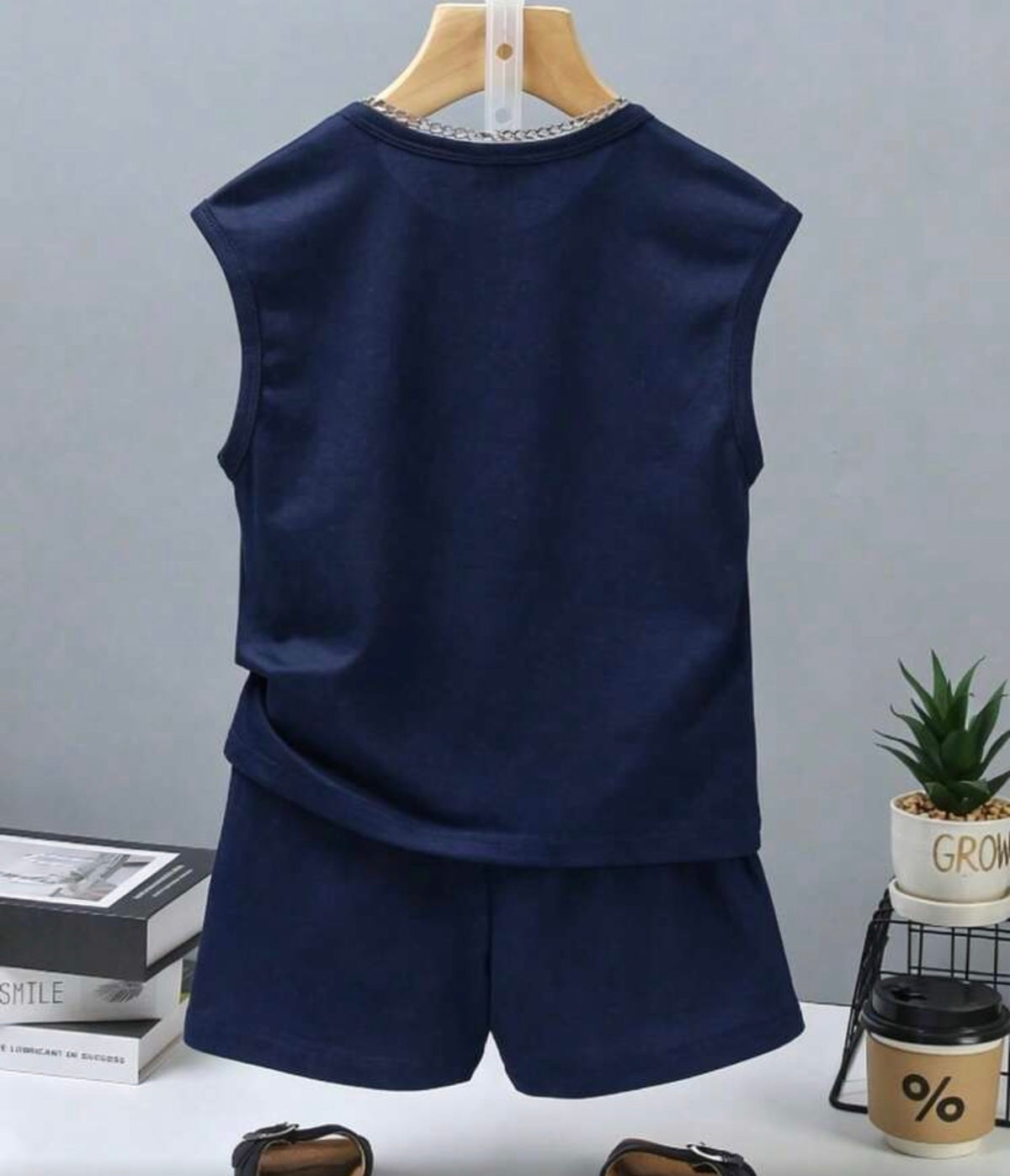 2pcs/Set Sleeveless Crew Neck Palm Tree Printed Top And Letter Shorts Outfit
